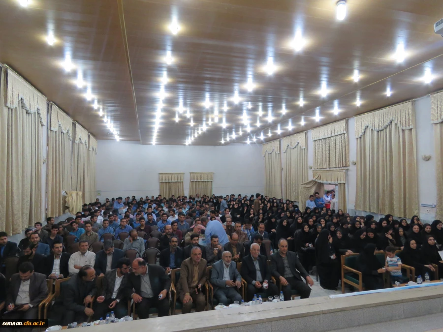 استاندار سمنان در مراسم بزرگداشت مقام معلم:

اولین انگیزه معلمی عشق است اگر انسان عاشق دانش آموزان نباشد موفق نخواهد بود و این روحیه موفق آمیزی خواهد بود 6