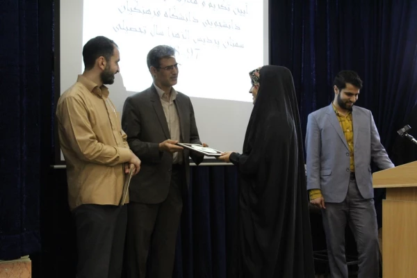 مراسم تکرسم و معارفه مسئولین بسیج دانشجویی پردیس الزهرا (س) سمنان  9