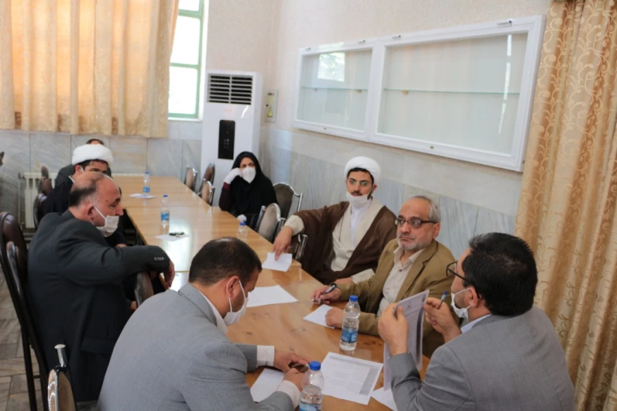 برگزاری نشست هم اندیشی اساتید  دروس نظری پردیس های استان سمنان 7