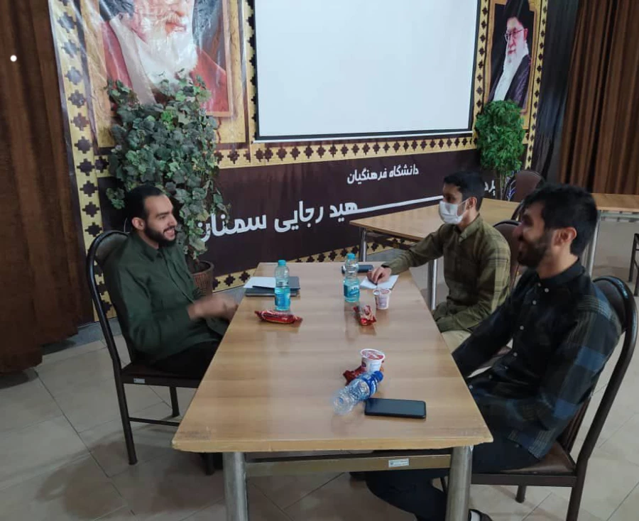 نشست صمیمانه مسئول مرکز بسیج دانشجویی دانشگاه فرهنگیان کشور با اعضای شورای بسیج دانشجویی دانشگاه فرهنگیان استان سمنان 4