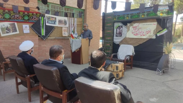 مراسم گرامیداشت آغاز هفته دفاع مقدس در پردیس شهید رجایی سمنان 4