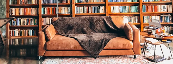 ارائه خدمات کتابخانه به دانشجویان به صورت قفسه بسته 3