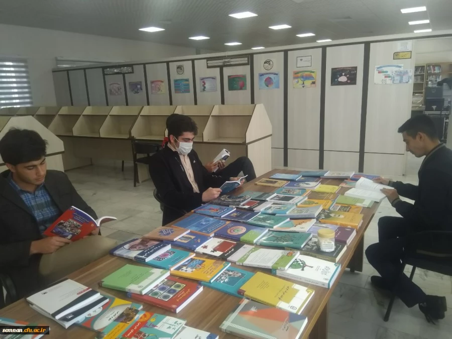 برگزاری نمایشگاه کتاب در سالن مطالعه پردیس شهید رجایی 2