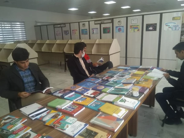 برگزاری نمایشگاه کتاب در سالن مطالعه پردیس شهید رجایی 3