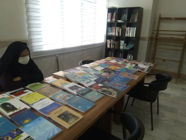 برگزاری نمایشگاه کتاب در سالن مطالعه پردیس شهید رجایی 4