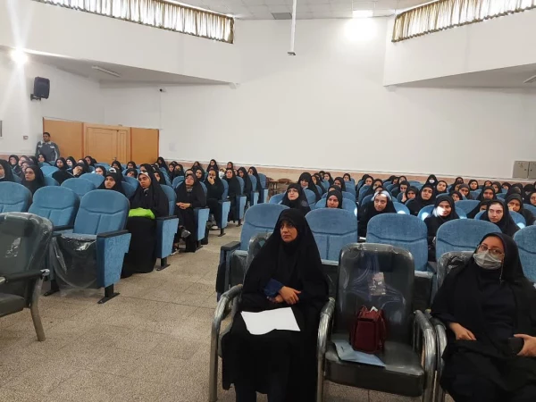 با هدف آشنا نمودن نودانشجومعلمان با قوانین و مقررات گزینش و شاخص های احراز صلاحیت عمومی هسته ی گزینش اداره کل آموزش و پرورش استان سمنان با همکاری پردیس الزهرا(س) سمنان برگزار نمود:
                                                                  "جلسات 