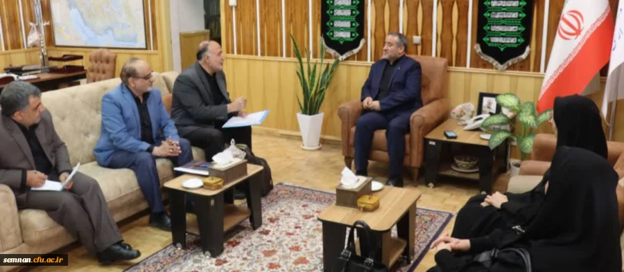 طی نشستی اهم مسائل و چالش های دانشگاه فرهنگیان استان سمنان با استاندار سمنان مطرح شد.  3