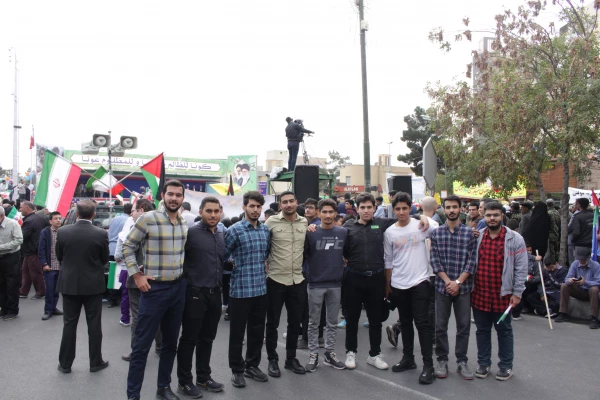 حضور اساتید، کارکنان و دانشجویان دانشگاه فرهنگیان در راهپیمایی 13 آبان 5