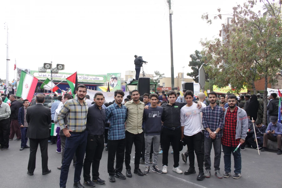 حضور اساتید، کارکنان و دانشجویان دانشگاه فرهنگیان در راهپیمایی 13 آبان 5