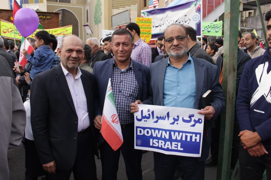 حضور اساتید، کارکنان و دانشجویان دانشگاه فرهنگیان در راهپیمایی 13 آبان 6