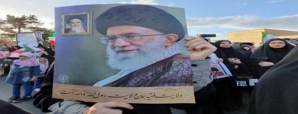 حضور دانشجو معلمان و اساتید پردیس الزهرا(س) در اجتماع مردم سمنان در حمایت از اقدام غیورمردان سپاه