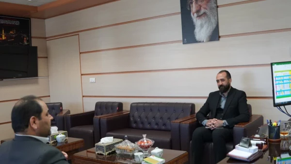 نشست صمیمی معاون توسعه منابع و امور دانشجویی پردیس شهید رجایی سمنان با مدیر کل امور مالیاتی استان سمنان
 2