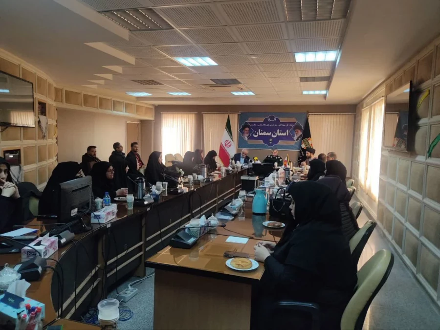 بازدید کارکنان از اداره حفظ آثار و ارزشهای دفاع مقدس استان سمنان  4
