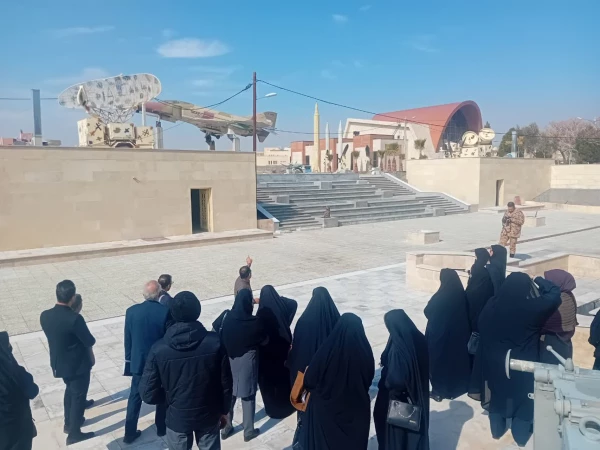 بازدید کارکنان از اداره حفظ آثار و ارزشهای دفاع مقدس استان سمنان  6