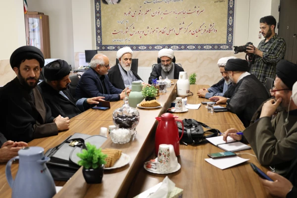 برگزاری مراسم بزرگداشت اربعین شهادت امام خامنه ای (قدس سره) در دانشگاه فرهنگیان استان سمنان 10